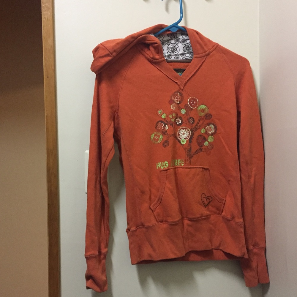 Maurice's sweatshirt